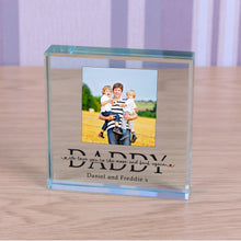 Load image into Gallery viewer, Daddy Love You to the Moon Glass Token
